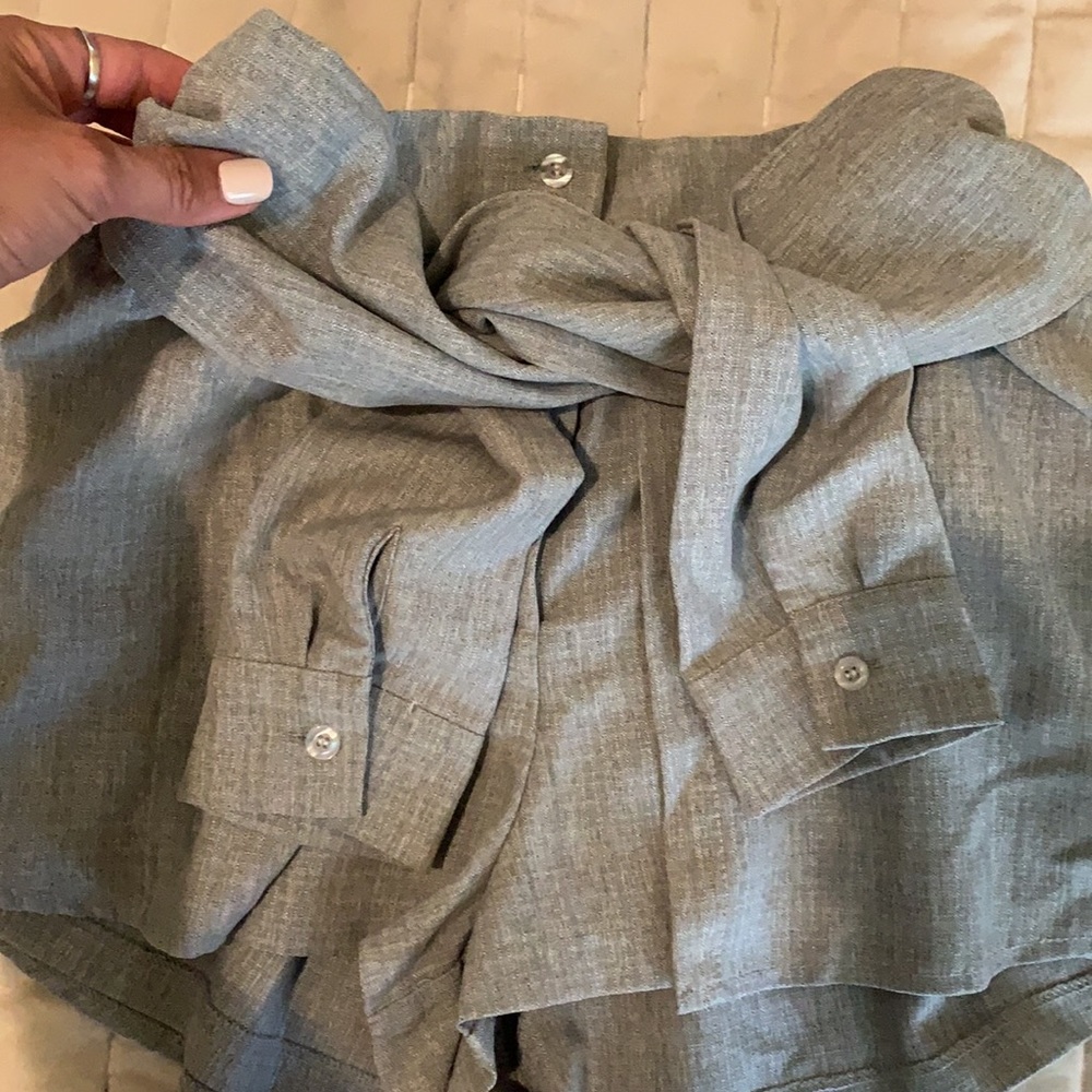 Grey cuff skort. Size 2 - Picture 2 of 4